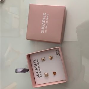 Earrings; gold hearts and gold K